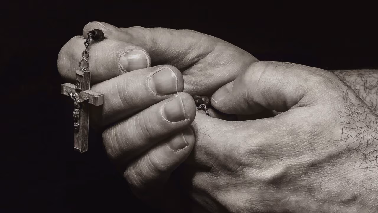 EUA: A maioria dos adultos apoia a oração cristã em escolas públicas - Jornal O São Paulo