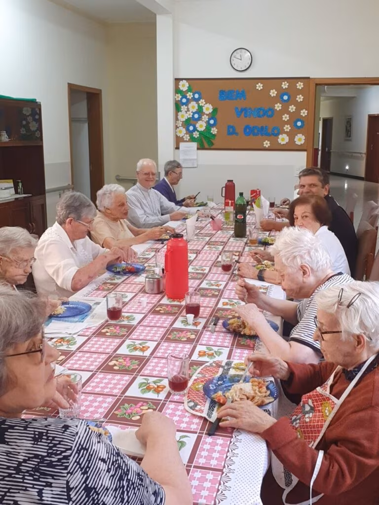 Em visita pastoral a paróquia na zona Norte, Dom Odilo vai à casa das Irmãs Palotinas - Jornal O São Paulo