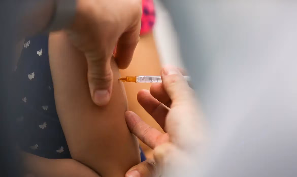 Governo Federal anuncia primeira vacina 100% nacional e de dose única contra a dengue - Jornal O São Paulo