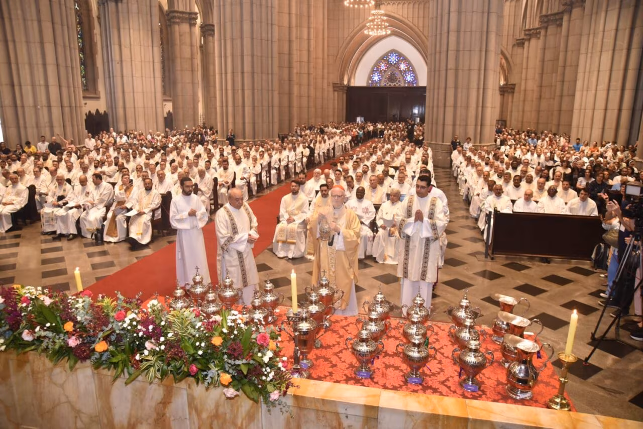 Na Missa do Crisma, Dom Odilo exorta sacerdotes a caminhar ‘em comunhão e unidos à Igreja’ - Jornal O São Paulo
