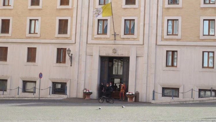 Papa mantém condição estável de saúde e tem ritmo moderado de trabalho - Jornal O São Paulo