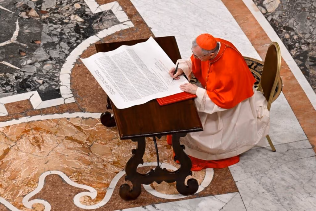 Em rito privado, caixão do Papa Francisco é fechado - Jornal O São Paulo