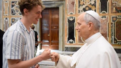 Papa aos jovens: em meio aos estímulos digitais, Deus nos fala no coração - Jornal O São Paulo