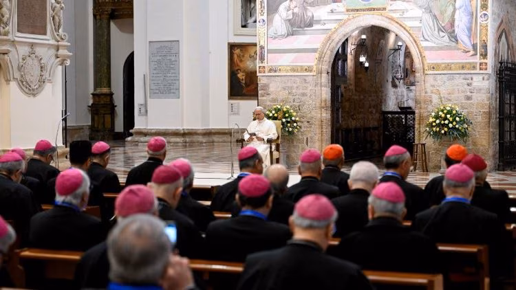 Leão XIV aos bispos italianos: ‘Continuem próximos das famílias, dos jovens, dos idosos e de quem vive sozinho’ - Jornal O São Paulo