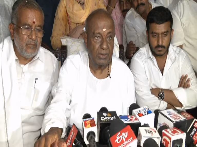 h.d.devegowda g.t.devegowda