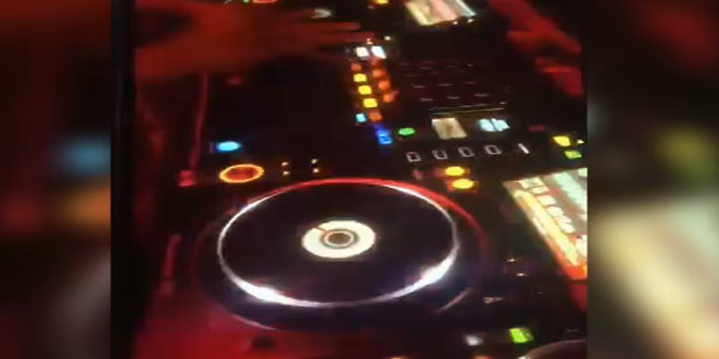 RAVE PARTY 1