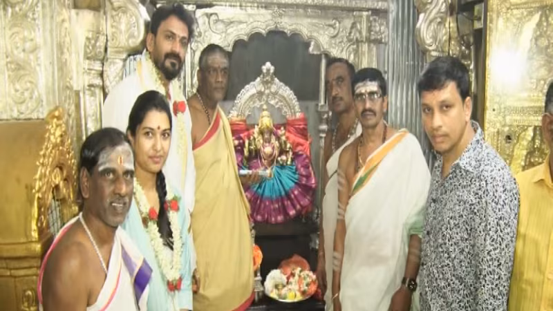 dolly dhananjay chamundeshwari temple