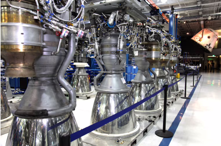 Ingegneri informatici ed elettronici hanno un ruolo cruciale nella costruzione di velivoli spaziali. Vediamo l'hardware che ha permesso a una Tesla Roadster di SpaceX di orbitare intorno al nostro pianeta e di addentrarsi nelle profondità del Sistema Solare.