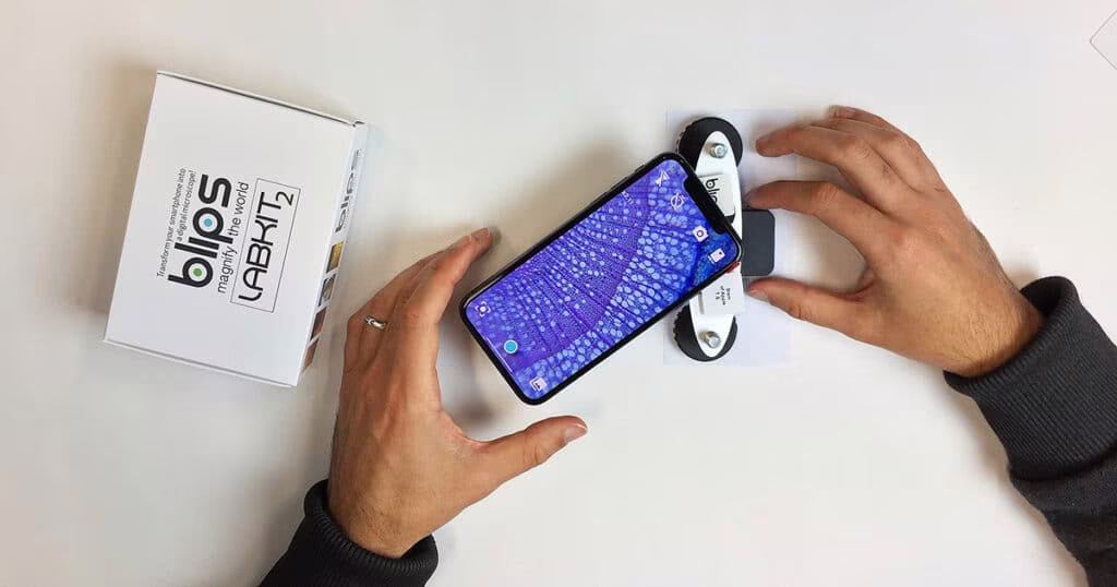 Con le lenti Blips di SMO potrai trasformare il tuo smartphone in un microscopio