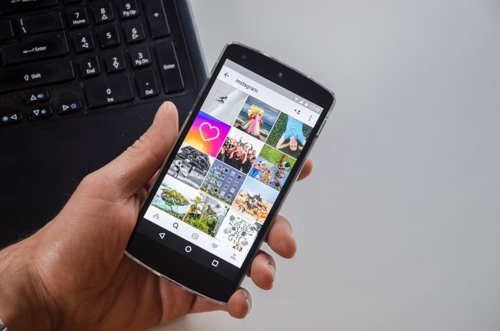 Instagram bloccherà l'invio di DM ai minorenni che non seguono l'account del mittente.
