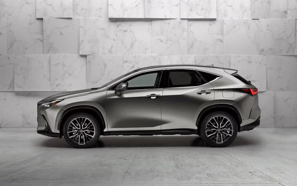 Nuova Lexus NX 2021