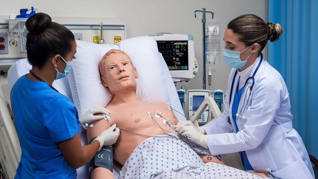 Simulatori iperrealistici: come vengono usati per la formazione dei medici
