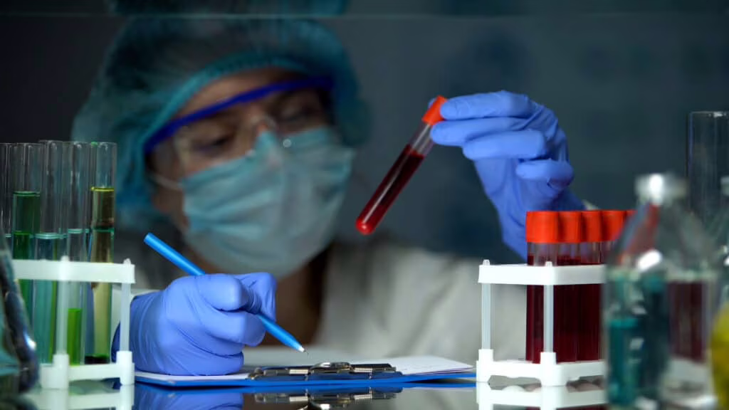Vaccino contro HIV: per la prima volta suscitati anticorpi specifici per l’essere umano