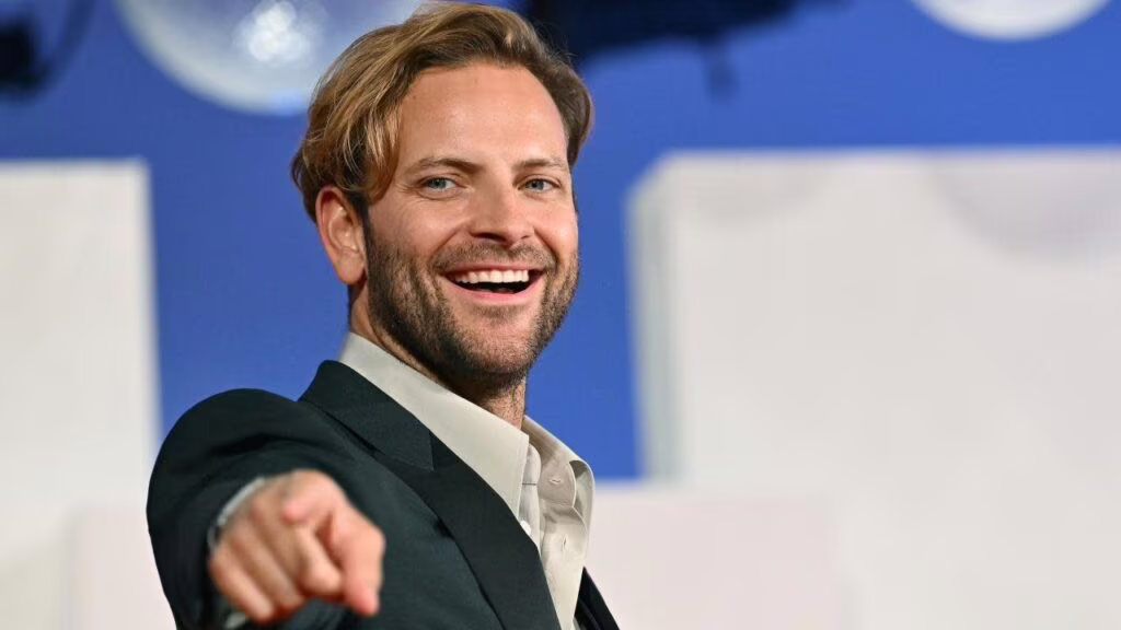 Alessandro Borghi ha la Sindrome di Tourette