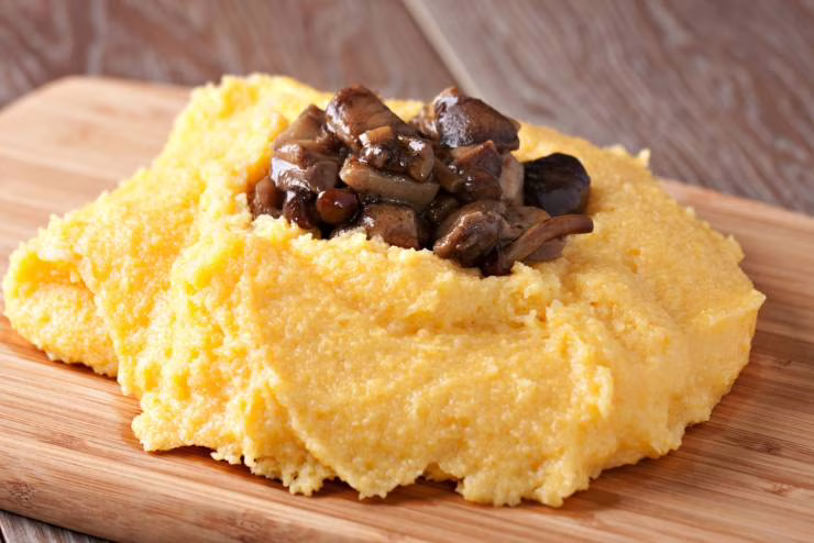 Un piatto di polenta (Depositphotos foto)