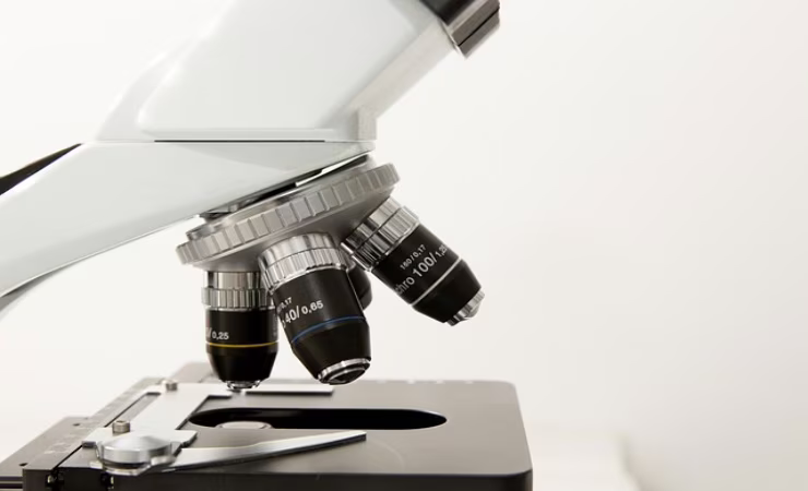 microscopio per analisi