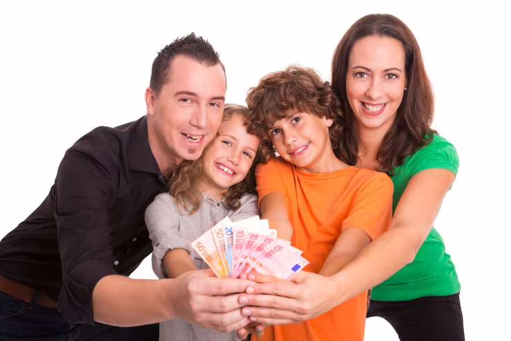 soldi e aiuto per le famiglie
