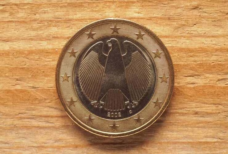 Moneta da 1 euro con l'aquila (Freepik)