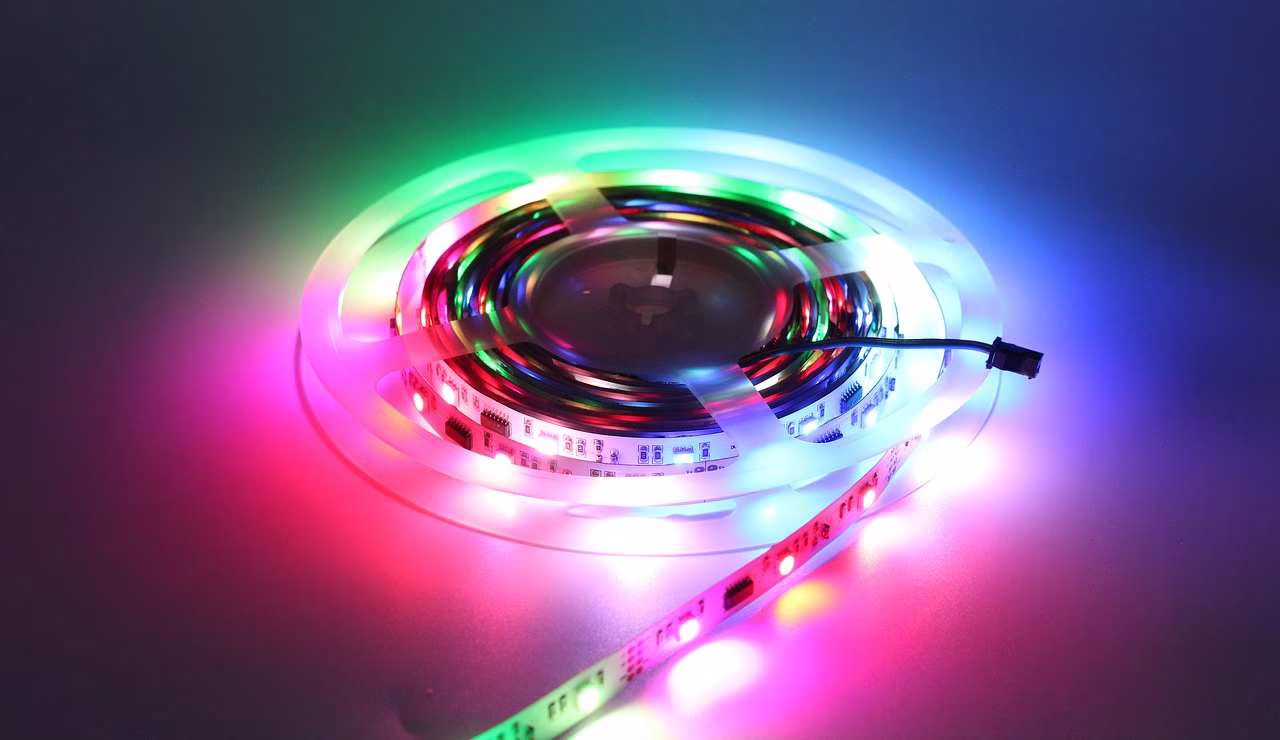Illustrazione di luci LED (Pixabay)