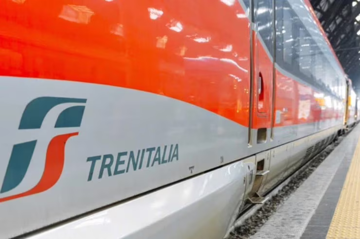 Illustrazione di un treno di Trenitalia (Depositphotos Foto) - www.buildingcue.it