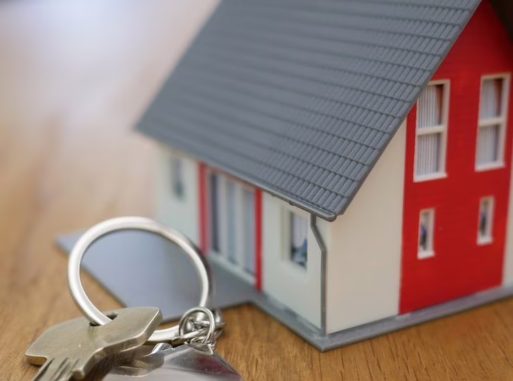 Plastico casa con chiavi