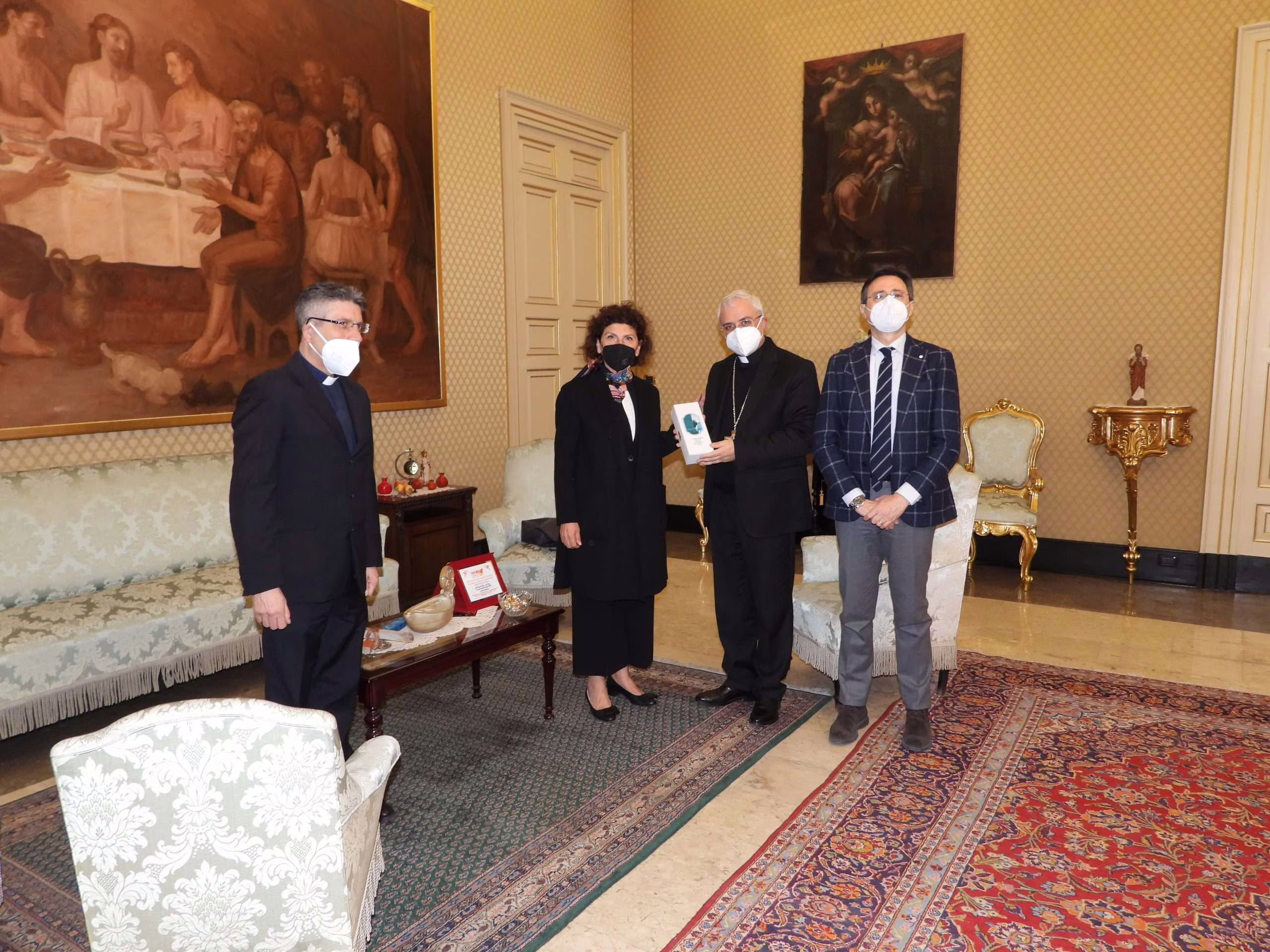 Olio della legalità consegnato all’Arcivescovo Mons. Luigi Renna