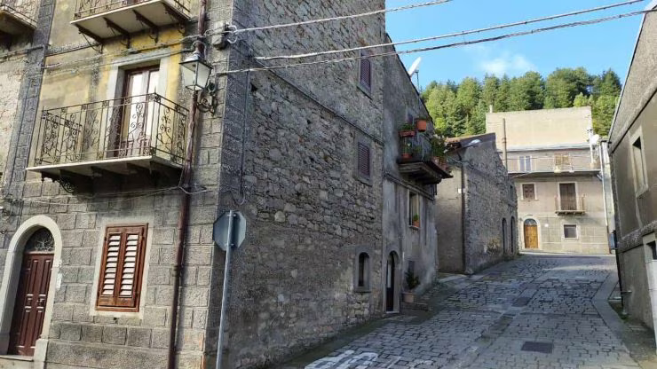 Floresta (cataniaoggi.it-eborghi)
