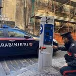 Tentano di scassinare un parcometro in centro: tre arresti a Catania