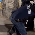 Blitz della Squadra Mobile a San Berillo, otto arresti