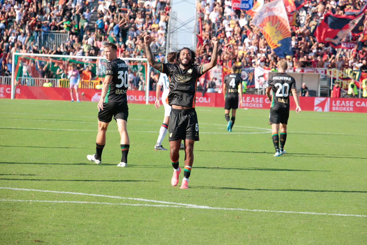 Serie A, Venezia esulta per la prima volta: battuto 2-0 il Genoa
