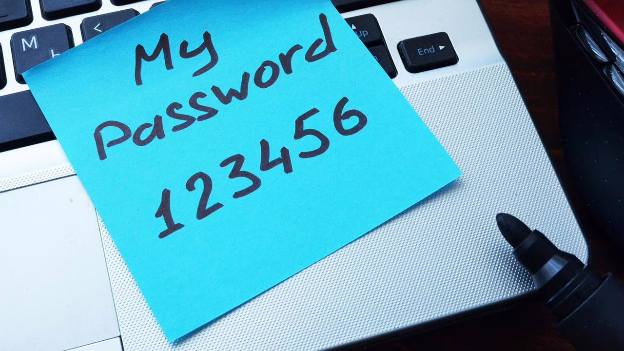 Si consiglia di non inserire password troppo semplici e sempre uguali