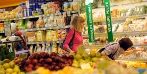 donne-supermercato alimenti