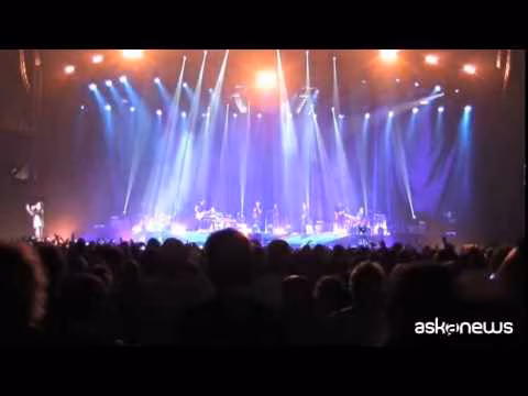 ”Logico tour” di Cremonini al via con live caleidoscopico