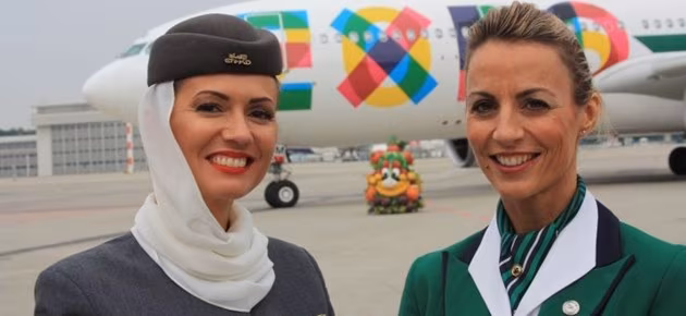 Hostess-Etihad-Alitalia
