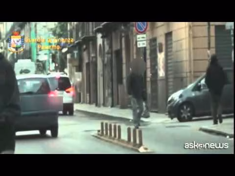 Palermo, la Gdf scopre un falso cieco che gestiva una pescheria