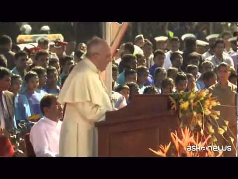 Il Papa in Sri Lanka accolto da folla in festa e…dagli elefanti