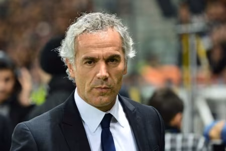 Parma's coach Roberto Donadoni looks on during the Serie A football match Parma vs Juventus at "Tardini Stadium" in Parma on November 2, 2013. AFP PHOTO / GIUSEPPE CACACE