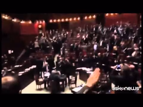 La seduta notturna della Camera sulle riforme termina in rissa