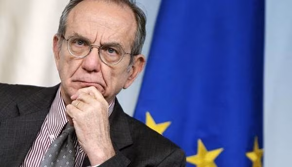 Il ministro dell'Economia, Pier Carlo Padoan, in una immagine del 01 agosto 2014. ANSA/RICCARDO ANTIMIANI