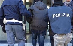 arresto-polizia manettepiccola