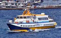 ustica-lines_traghetto