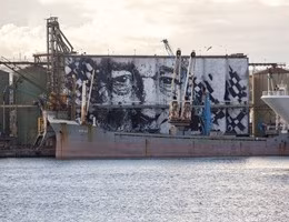 41967-Waterfront_Vhils_a_CT_2_