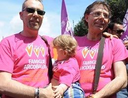 genitori_gay-1030x615