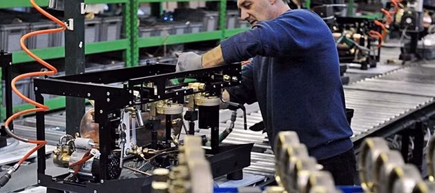 lavoro stabilimento fabbrica