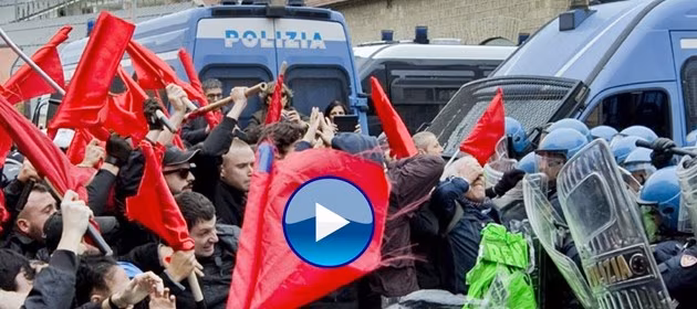 napoli_scontri_legge_stabilita_11