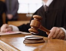 Martello-giudice tribunale