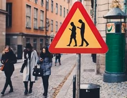 Stoccolma-road-signs-smartphone-00