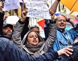 renzi-contestato-670x274