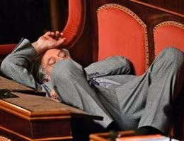 previti-dorme-in-parlamento