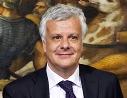ministro-Gian-Luca-Galletti258